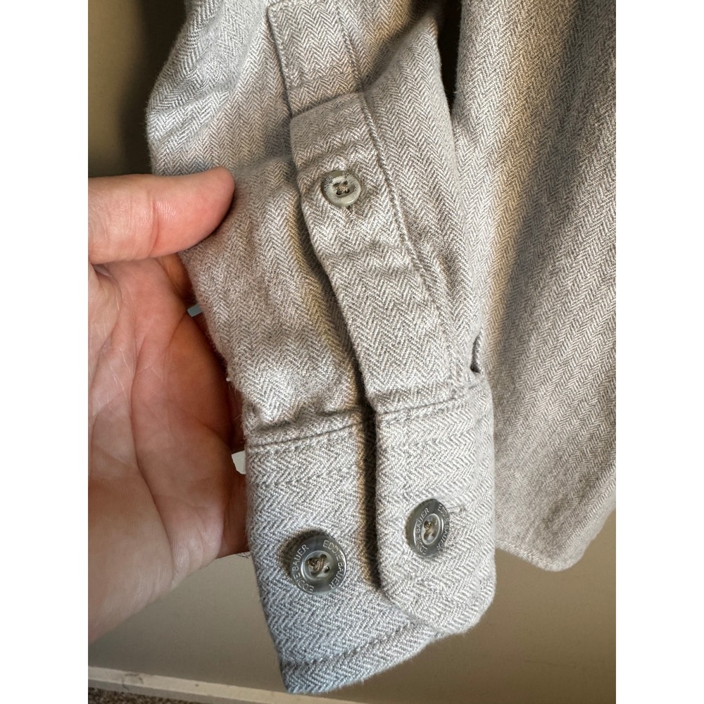 Eddie Bauer Mens Gray Herringbone Flannel Shirt L Classic Fit Outdoor Preppy - Picture 3 of 13